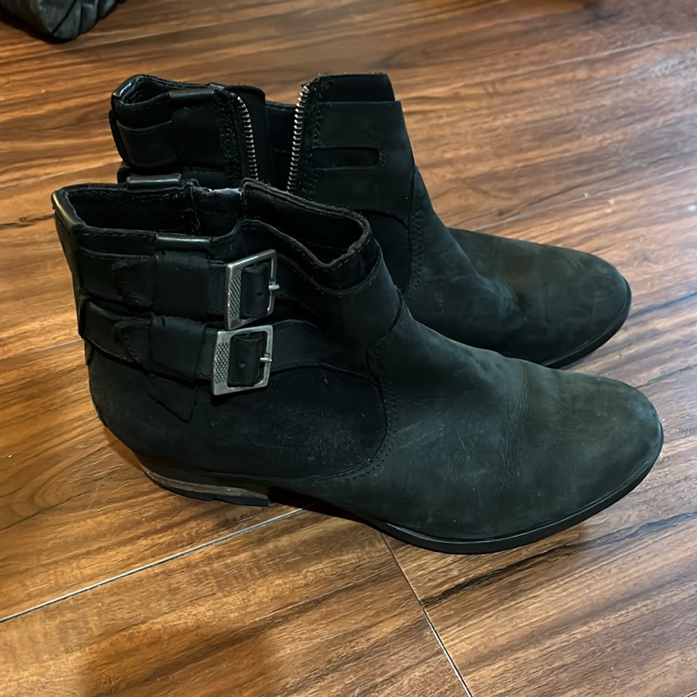 Sorel Women's Lolla Waterproof Leather Ankle Boots Black Size 9.5